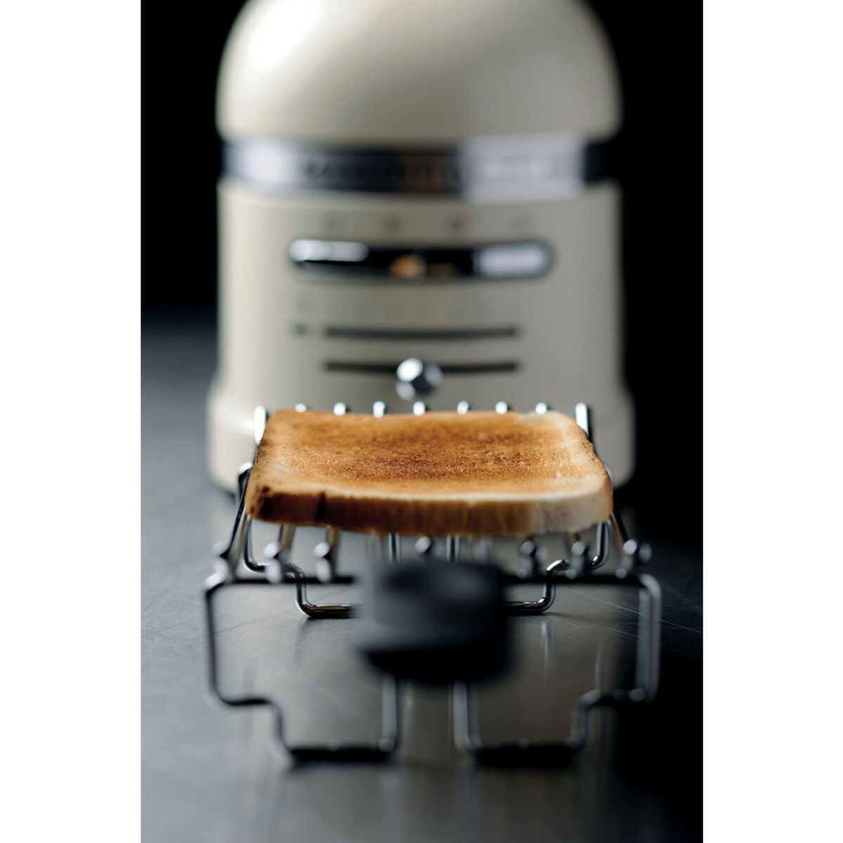 KitchenAid 5KMT2204BAC ARTISAN 2-Slot Toaster, Cream