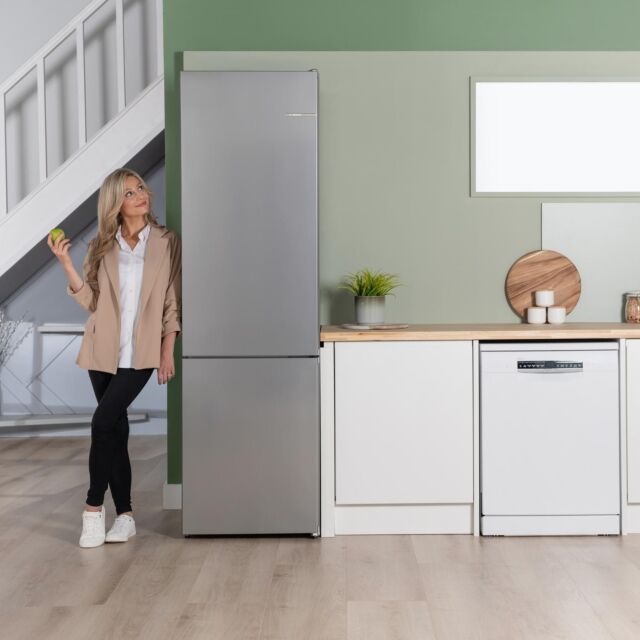 Bosch KGN392LAFG Freestanding Fridge Freezer