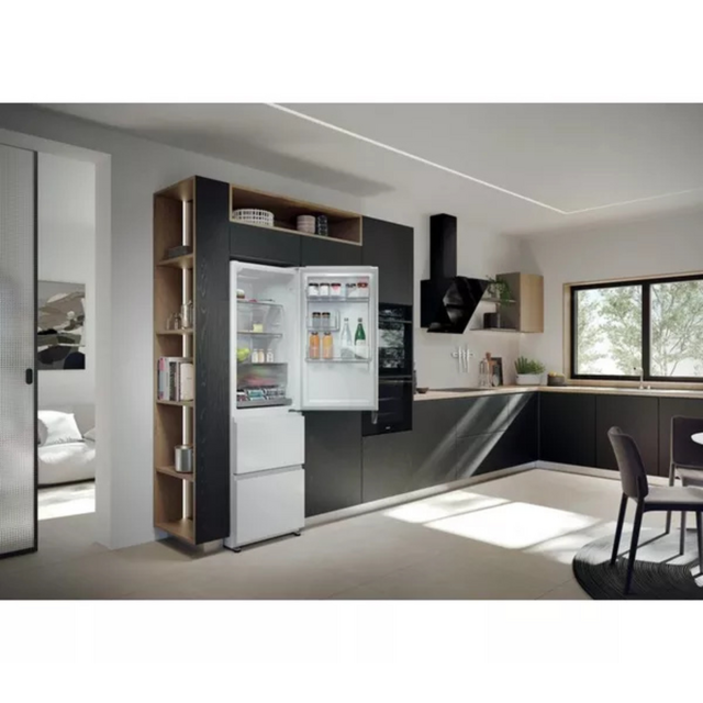 Haier HTR3518ENMWK 60/40 Frost Free Fridge Freezer