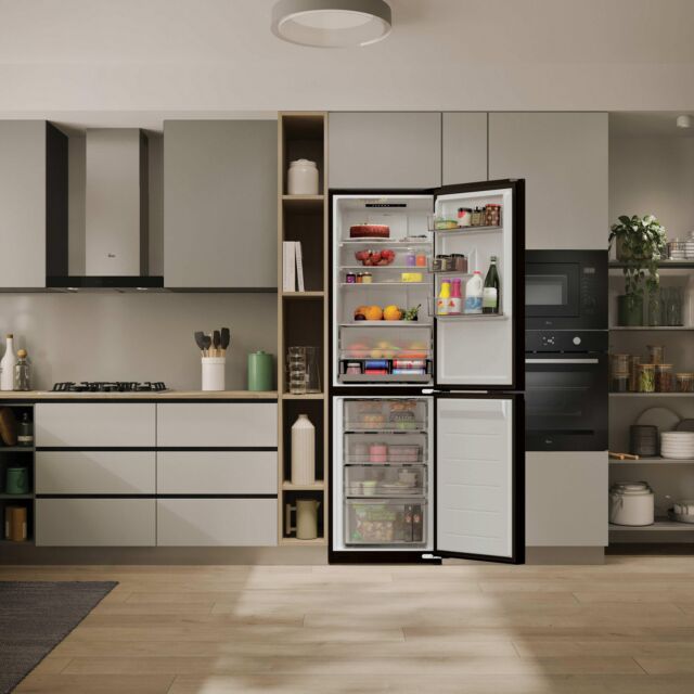 Hoover HONCQ3T518ENTK Total No Frost Fridge Freezer - Black