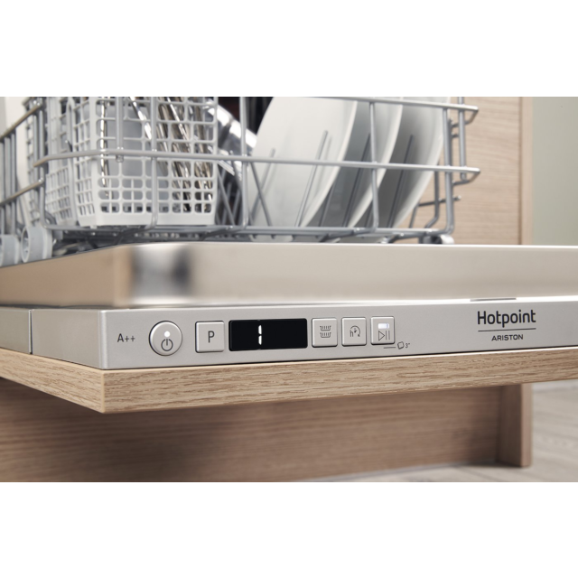 Hotpoint HSICIH4798BI 45cm Integrated Slimline Dishwasher, 10 Place Settings