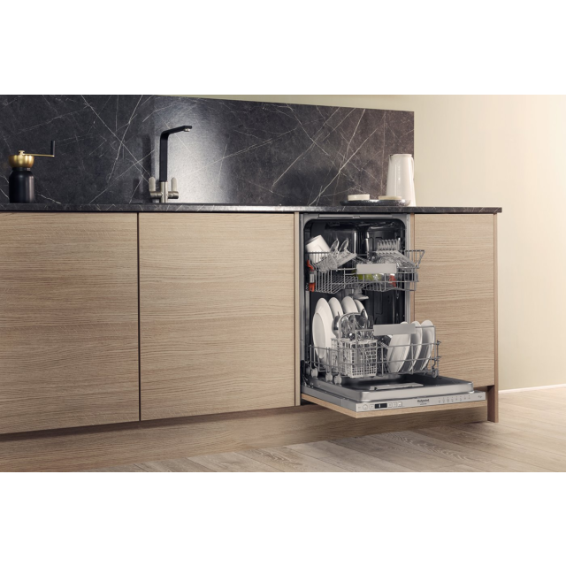 Hotpoint HSICIH4798BI 45cm Integrated Slimline Dishwasher, 10 Place Settings