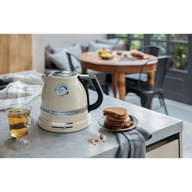 KitchenAid 5KEK1522BAC Artisan 1,5l Kettle, Almond Cream
