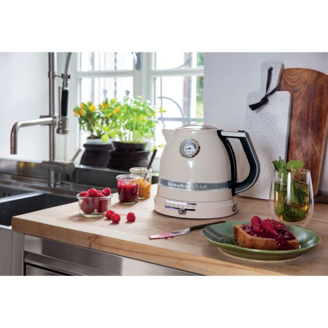 KitchenAid 5KEK1522BAC Artisan 1,5l Kettle, Almond Cream
