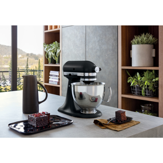 KitchenAid 5KSM185PSBBK 185 ARTISAN 4.8L Tilt-head Stand Mixer, Cast Iron Black