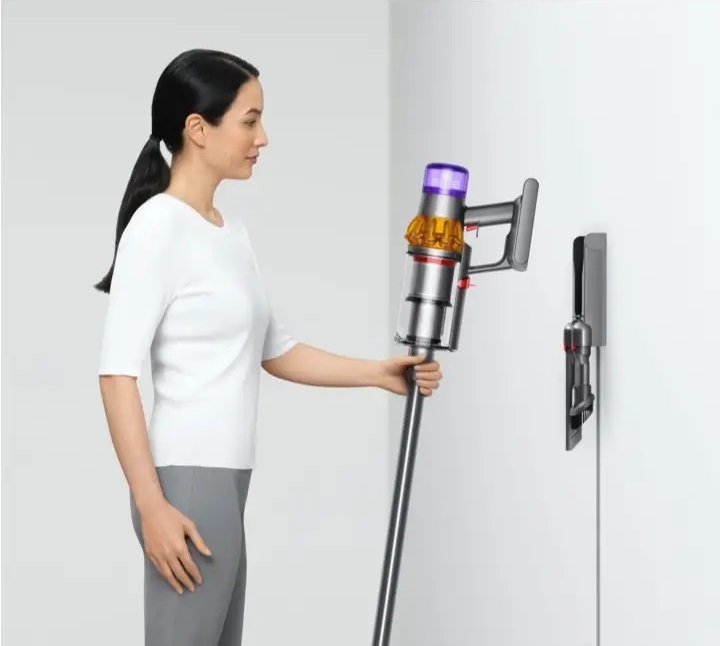 Dyson V15 Total Clean docking.